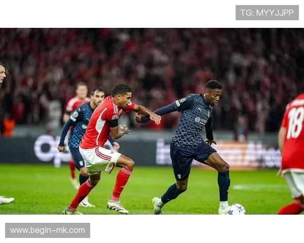 莱万多夫斯基2025赛季强势复苏，进球如麻引领球队冲刺巅峰